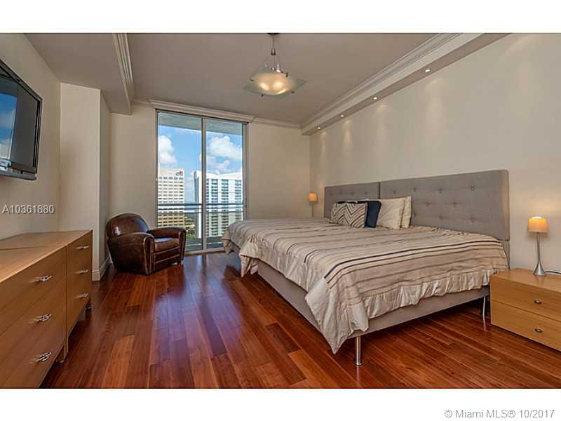 CARBONELL - Residential Lease