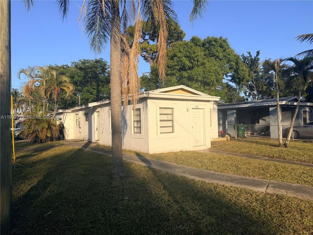 Photo of 2431 NW 9th St, Fort Lauderdale, FL 33311 (MLS # A11962219)