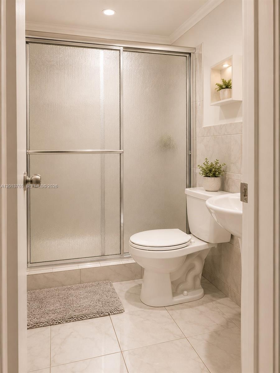 ELDORADO PLAZA WEST CONDO - Residential Lease