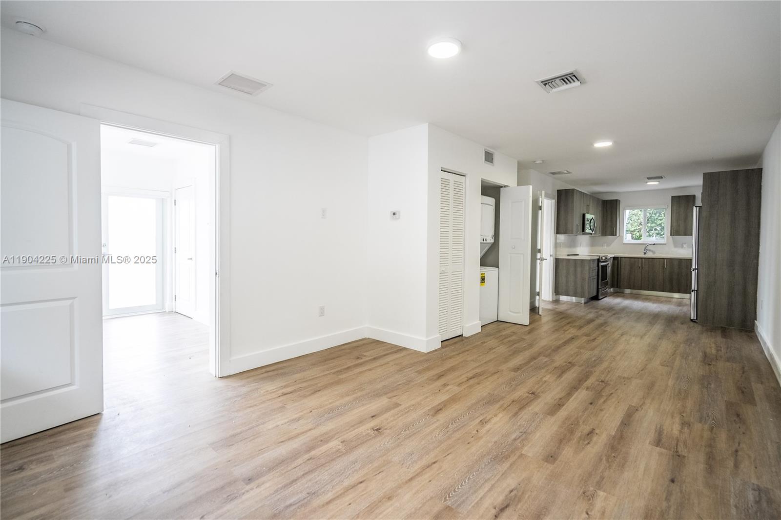 1850 S Treasure Dr 5