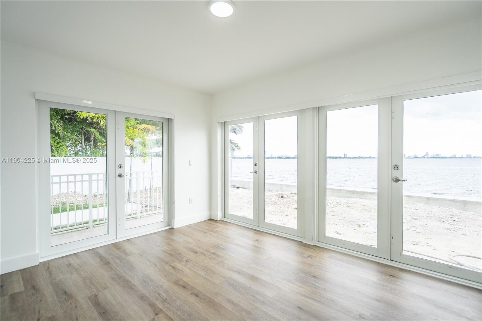 1850 S Treasure Dr 5