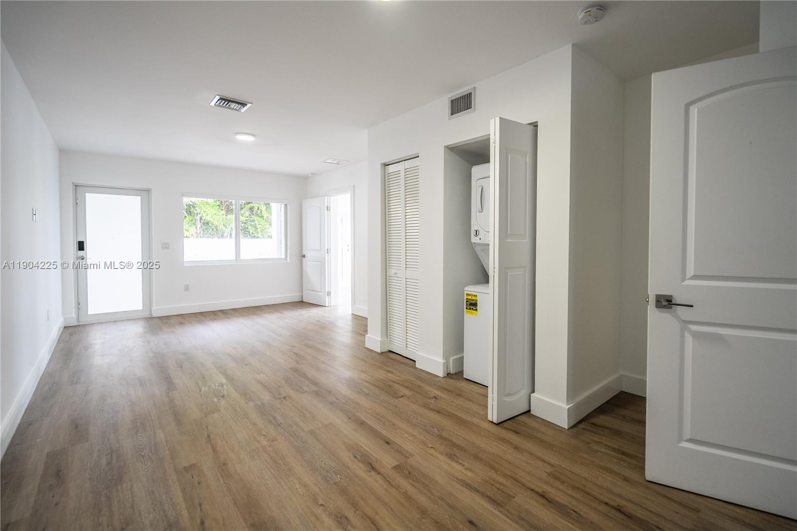 TREASURE IS 1ST ADDN PORT - Residential Lease