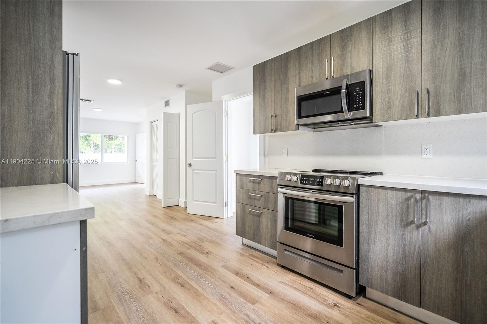 TREASURE IS 1ST ADDN PORT - Residential Lease