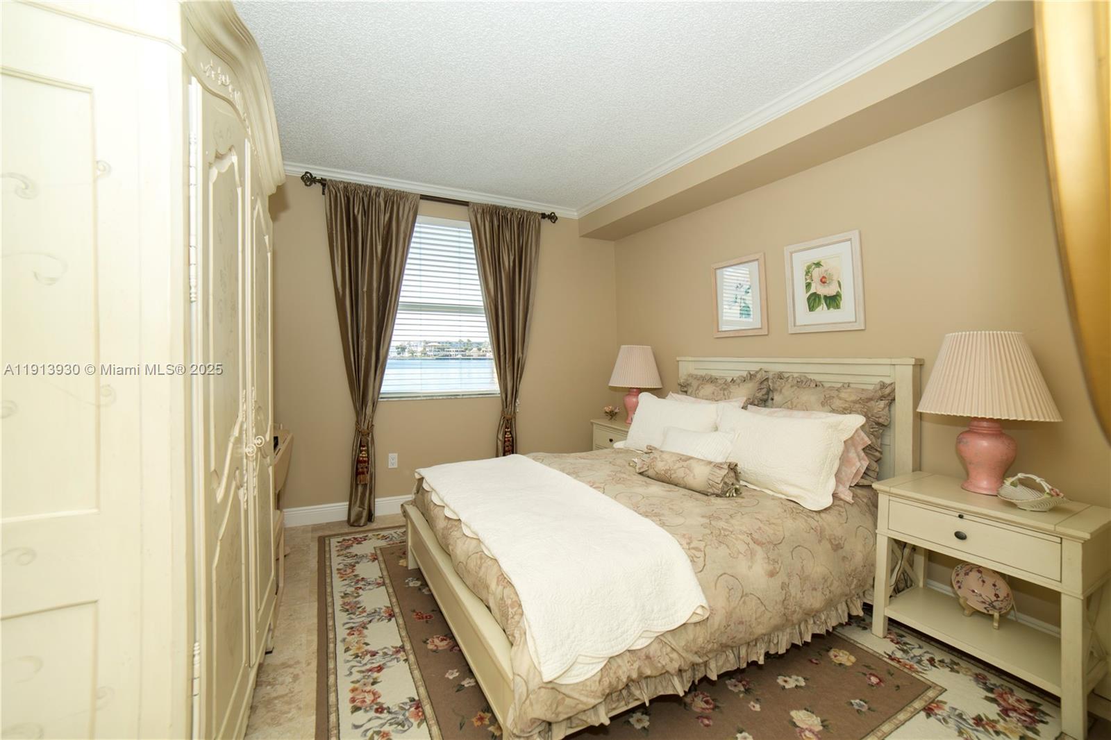 PORTO BELLAGIO CONDO - Residential