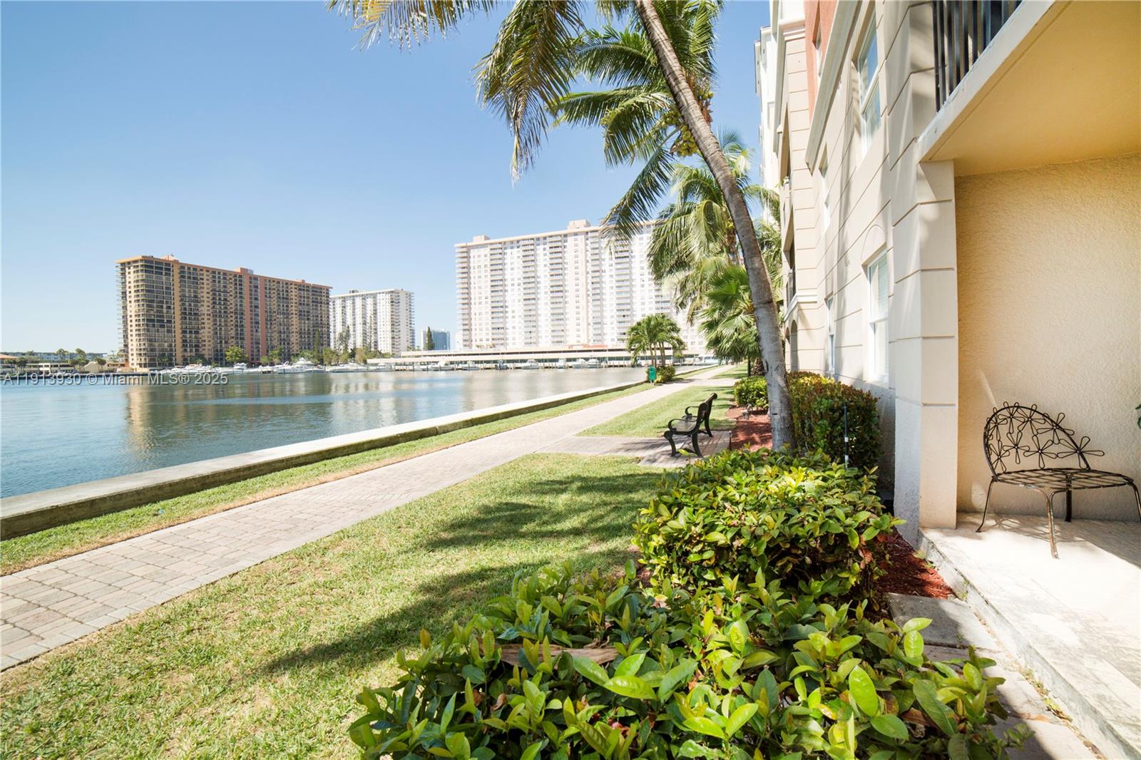 PORTO BELLAGIO CONDO - Residential