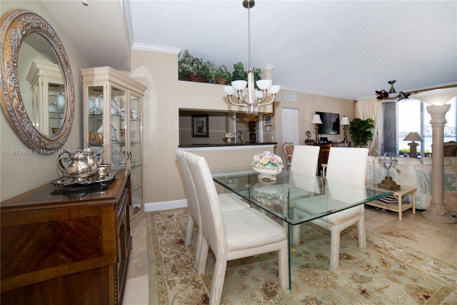 PORTO BELLAGIO CONDO - Residential