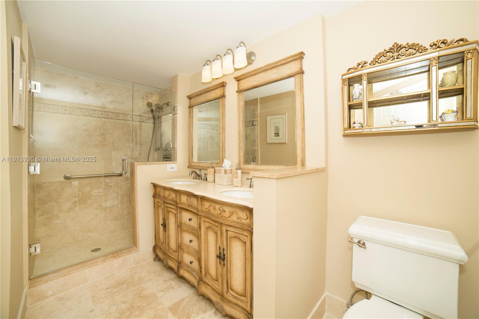 PORTO BELLAGIO CONDO - Residential