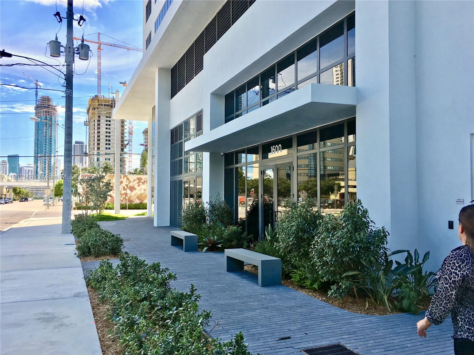 CANVAS CONDO - Residential Lease