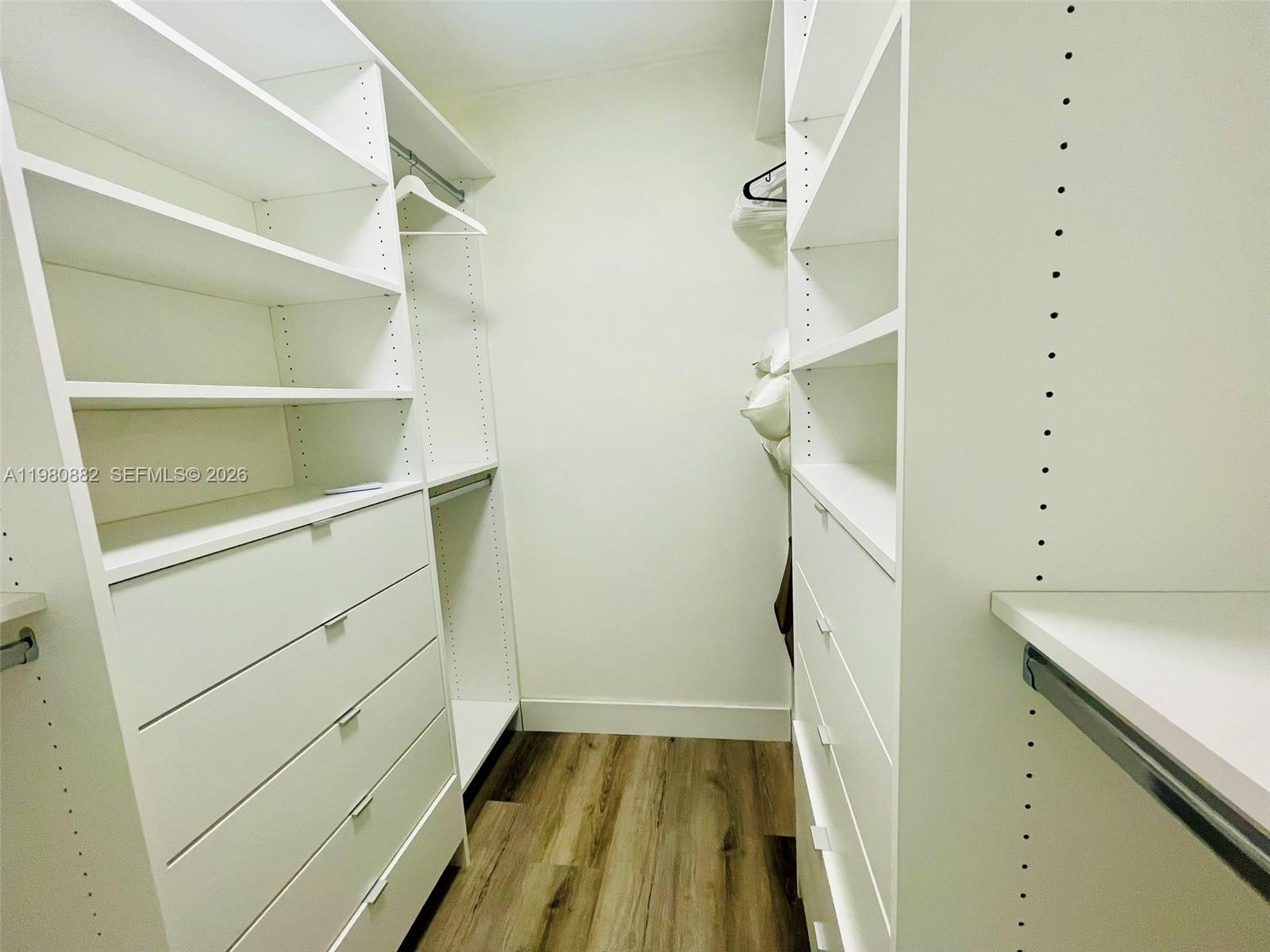 LA FUENTE CONDO - Residential