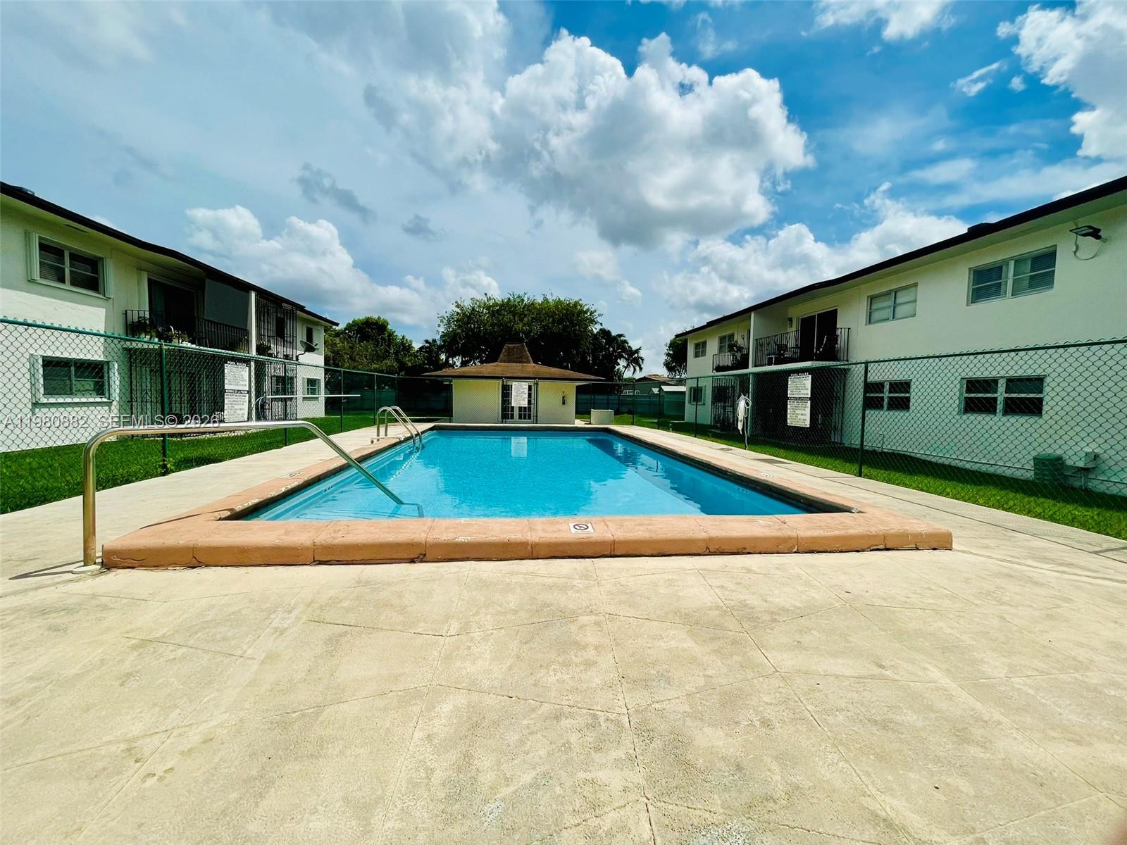 LA FUENTE CONDO - Residential