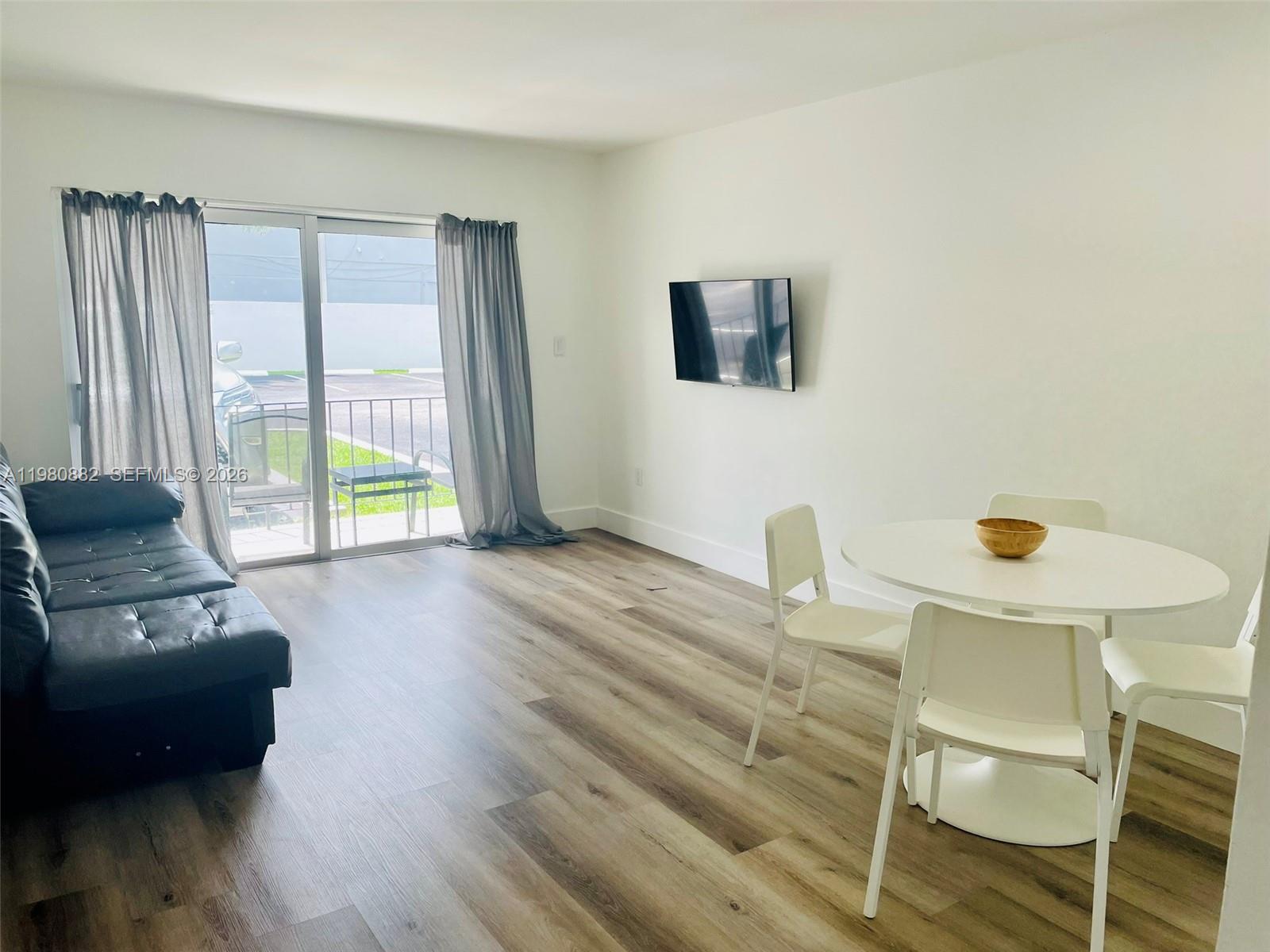 LA FUENTE CONDO - Residential