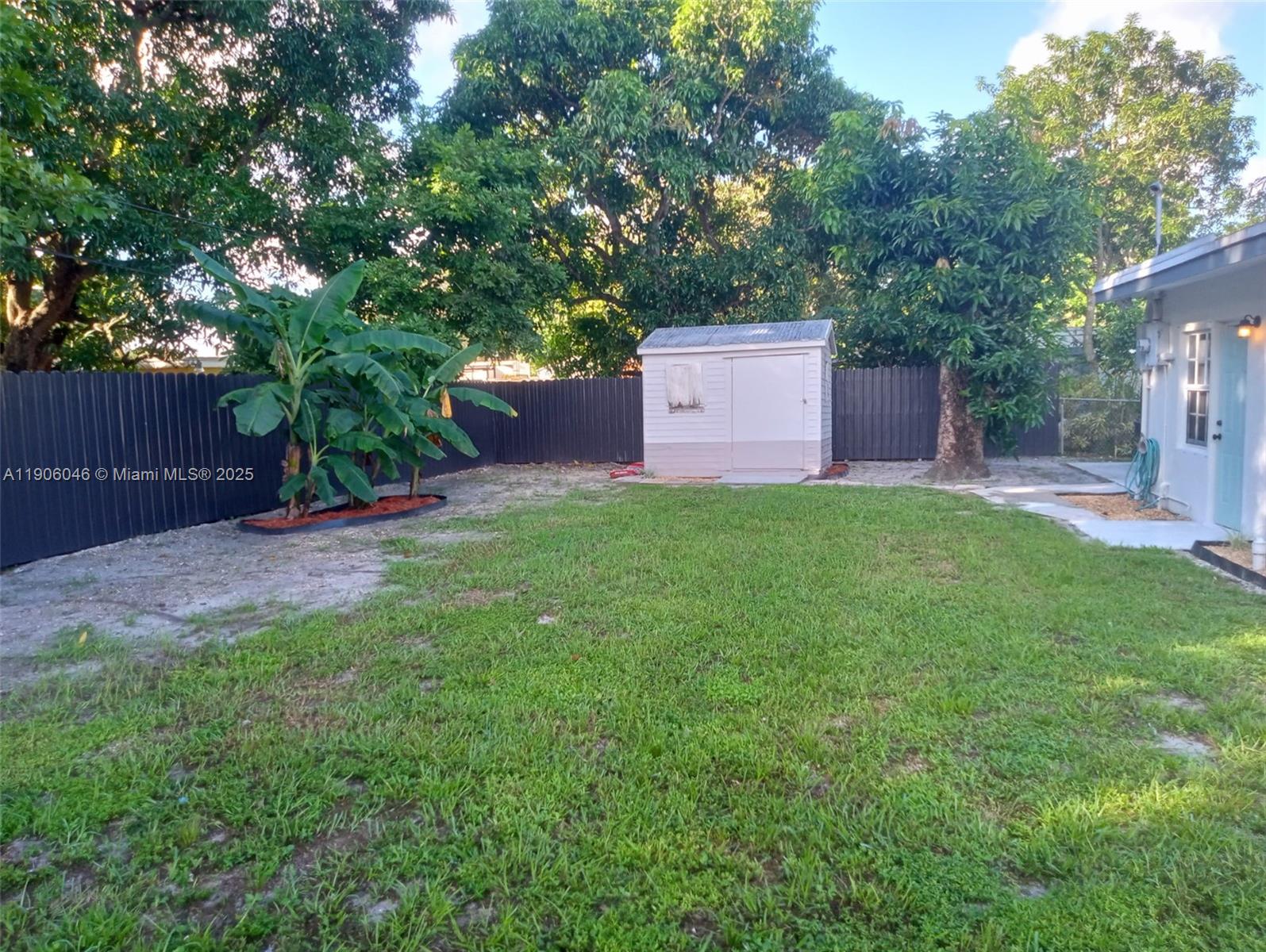 2310 W Bunche Park Dr