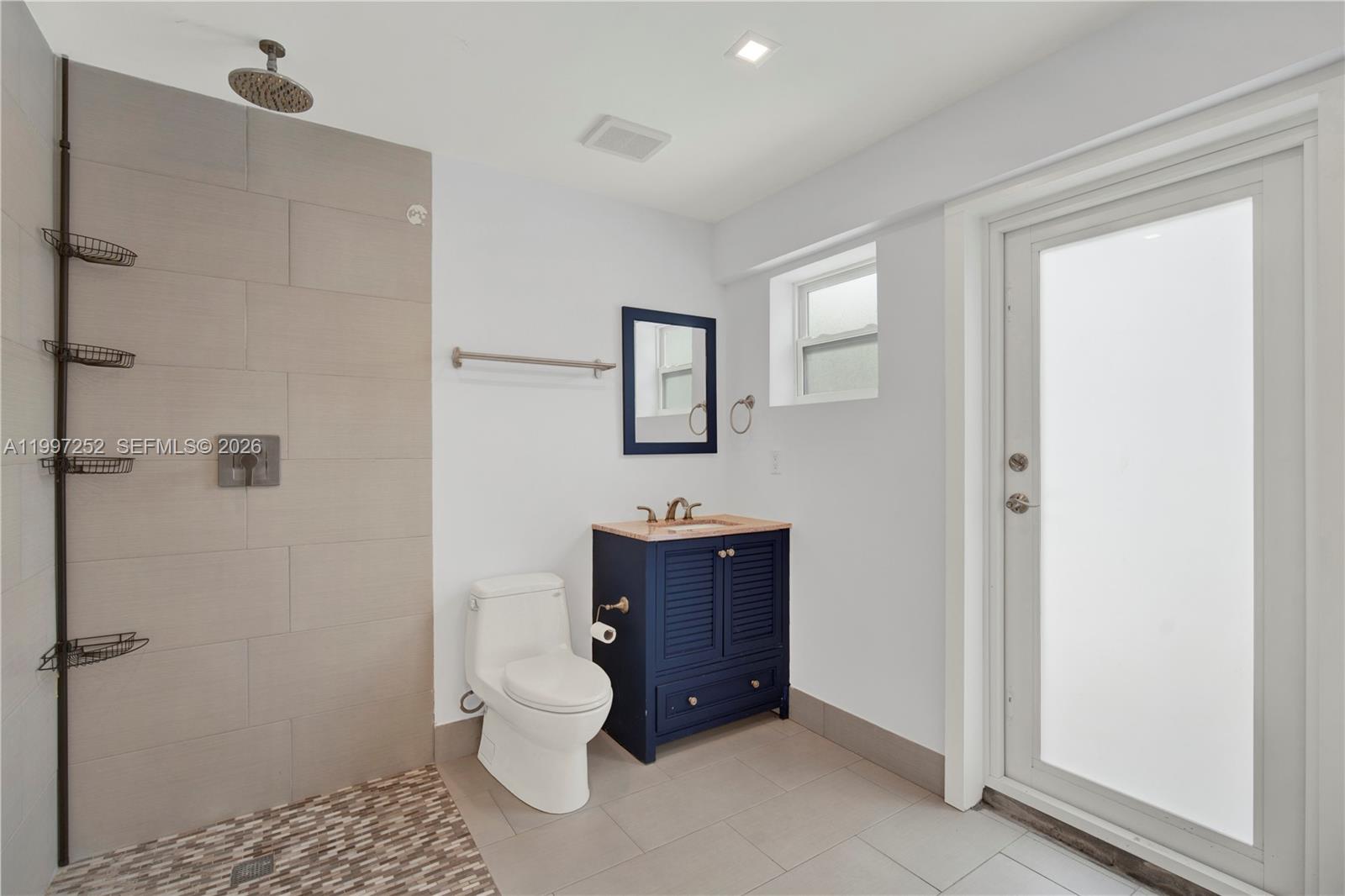 RIVIERA ESTATES 1ST ADDN - Residential Lease