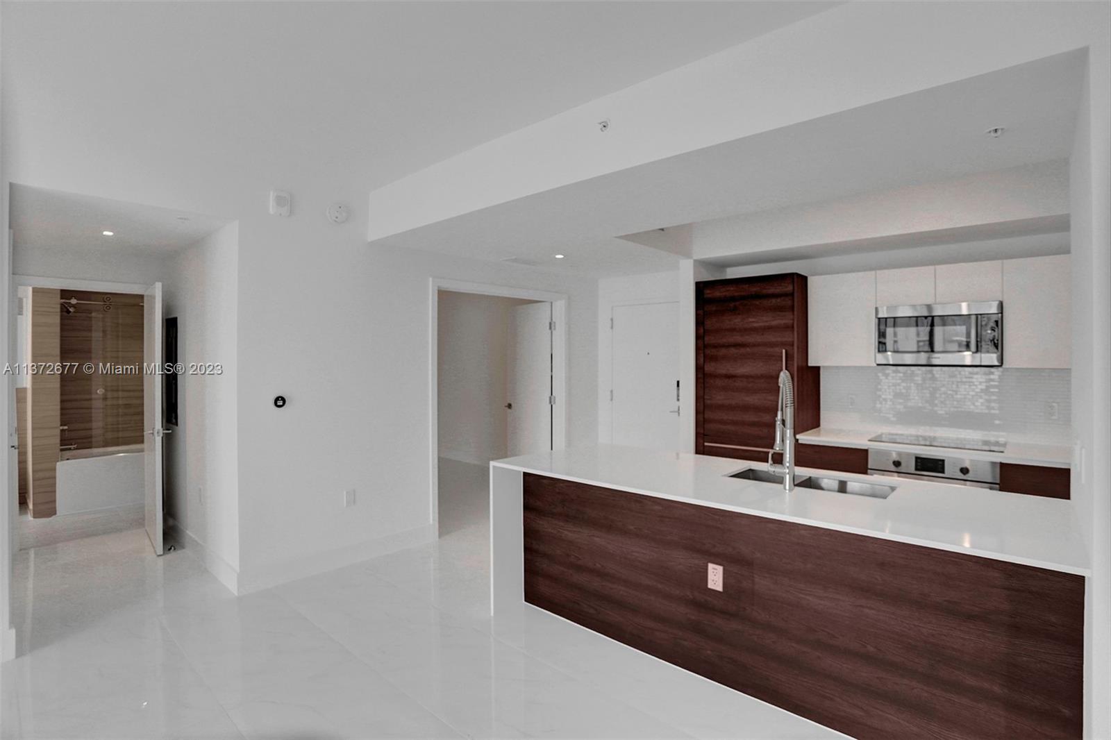 MERRICK MANOR - Residential Lease