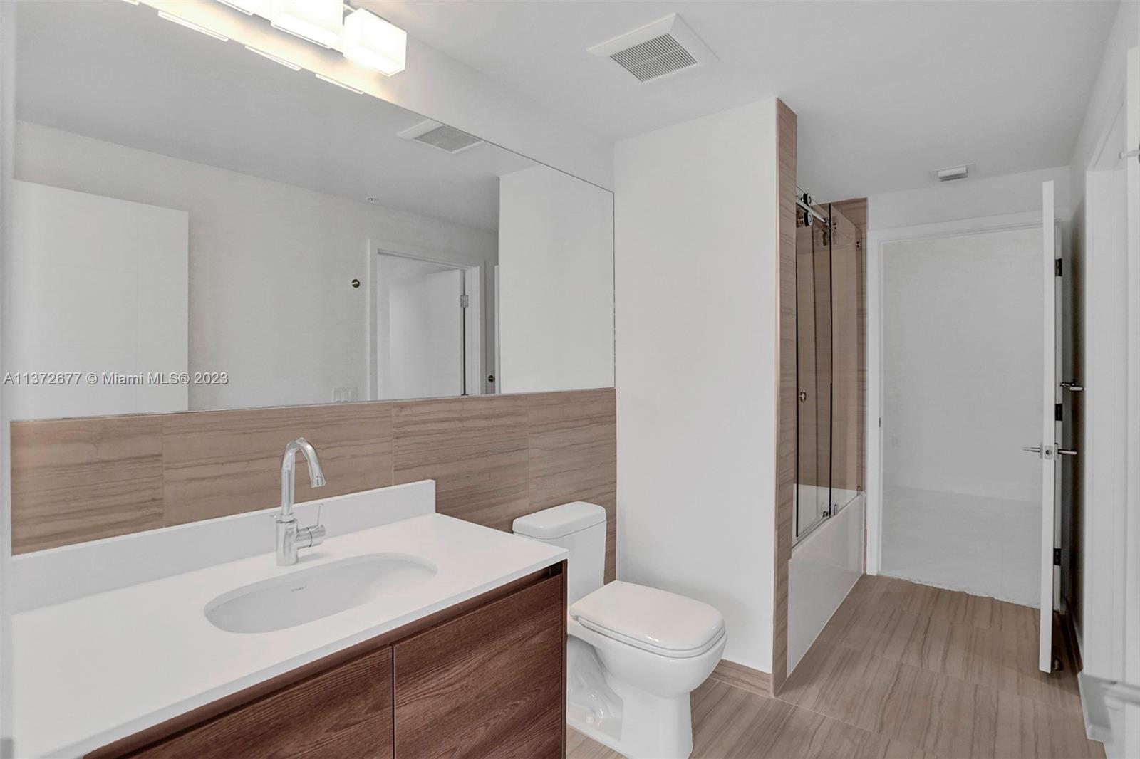 MERRICK MANOR - Residential Lease