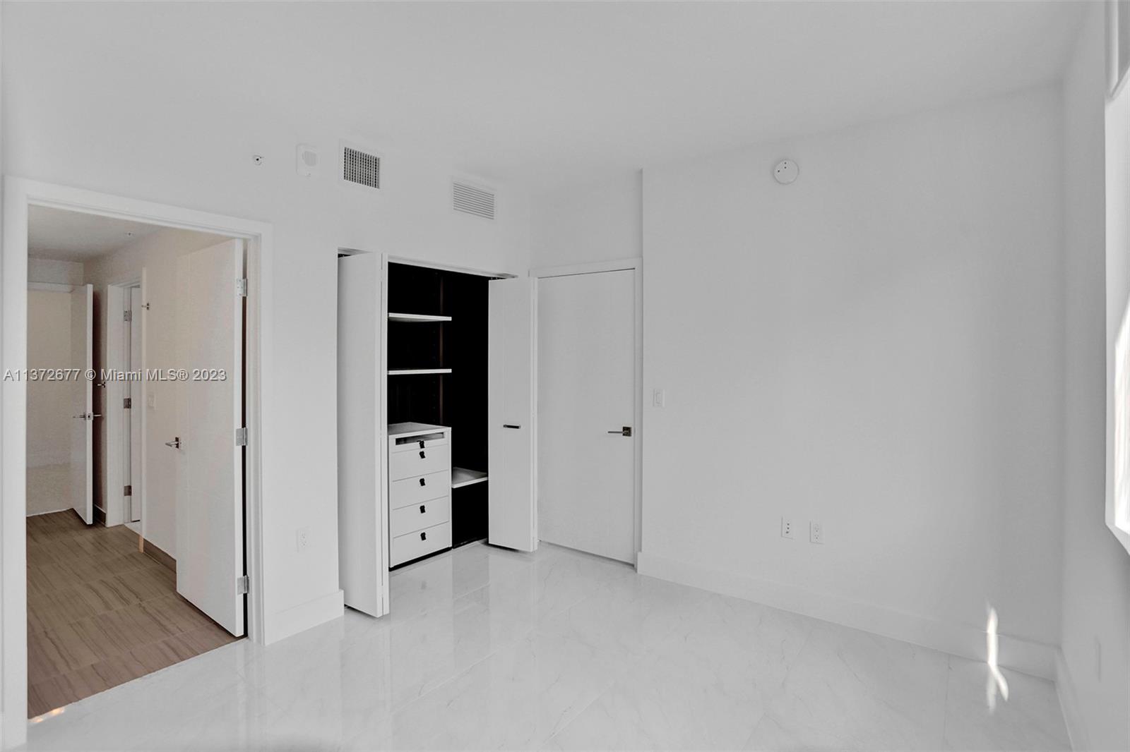 MERRICK MANOR - Residential Lease