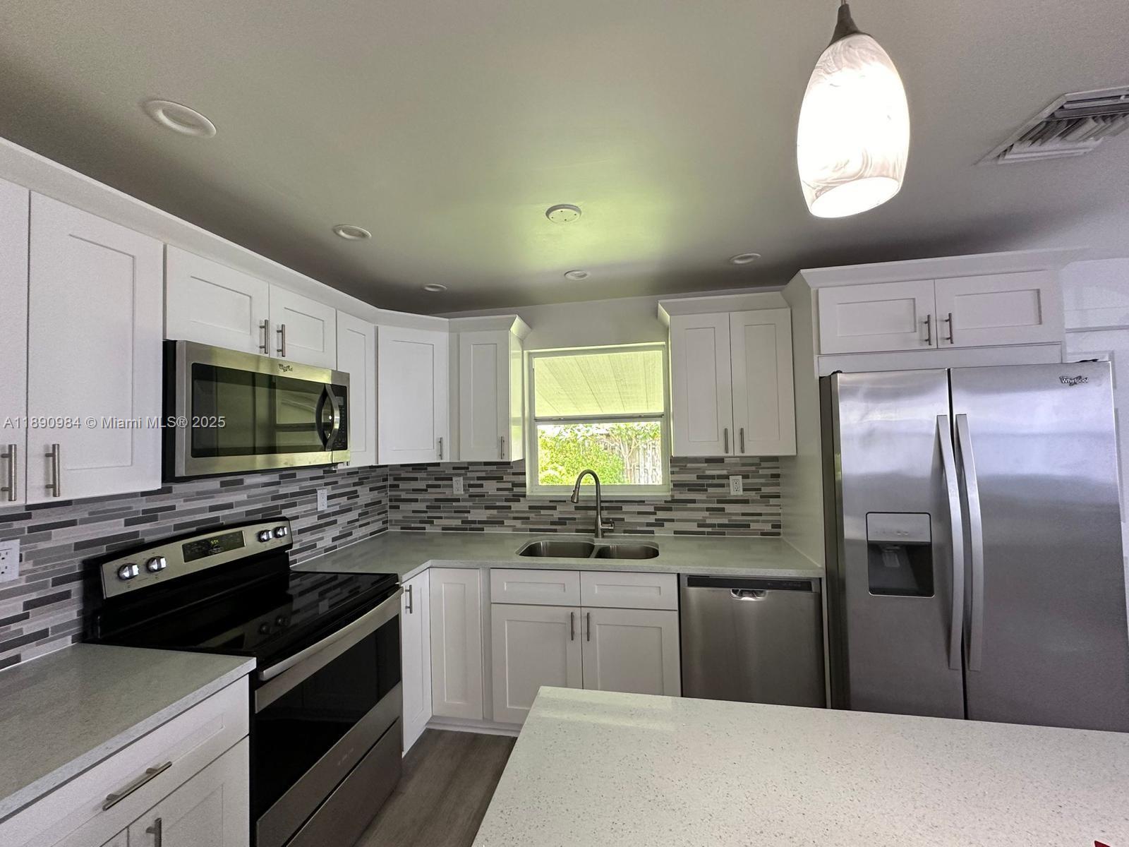 COLLIER ESTATES FIFTH ADD - Residential