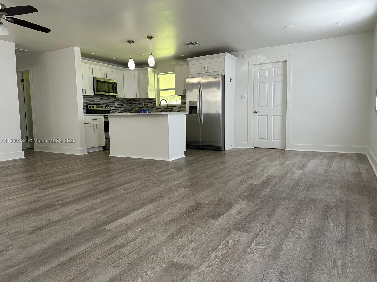COLLIER ESTATES FIFTH ADD - Residential