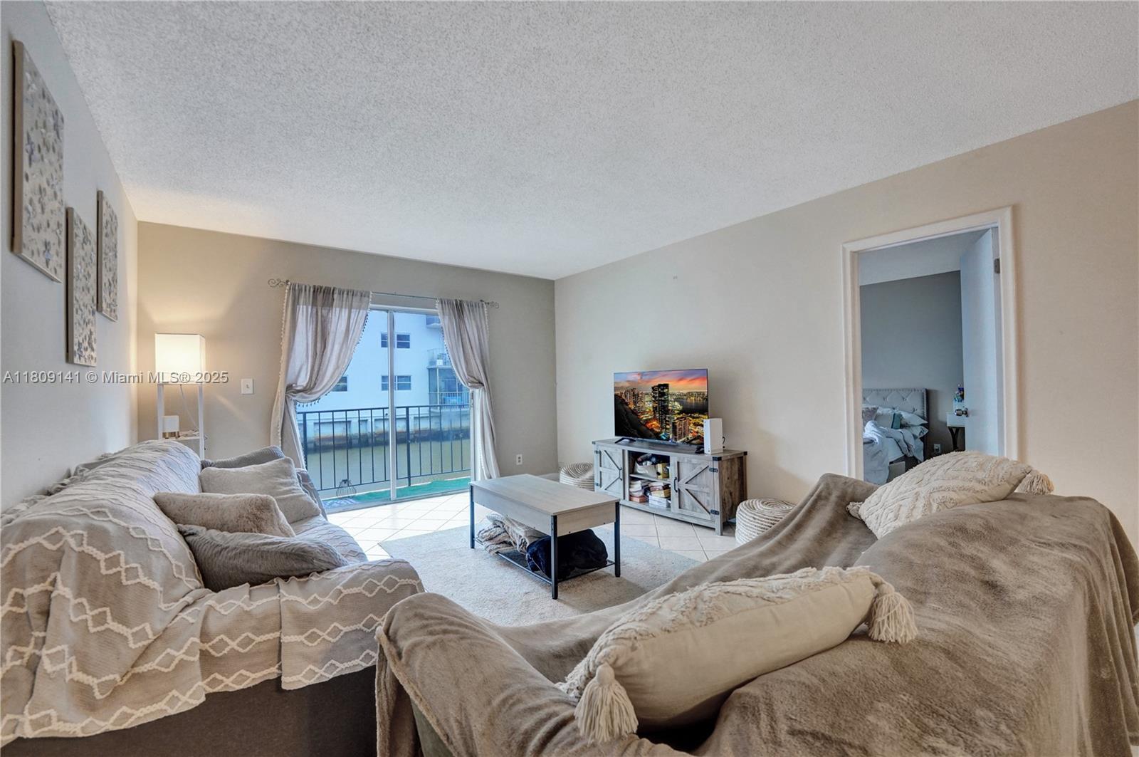 HIDDEN HARBOR CONDOMINIUM - Residential