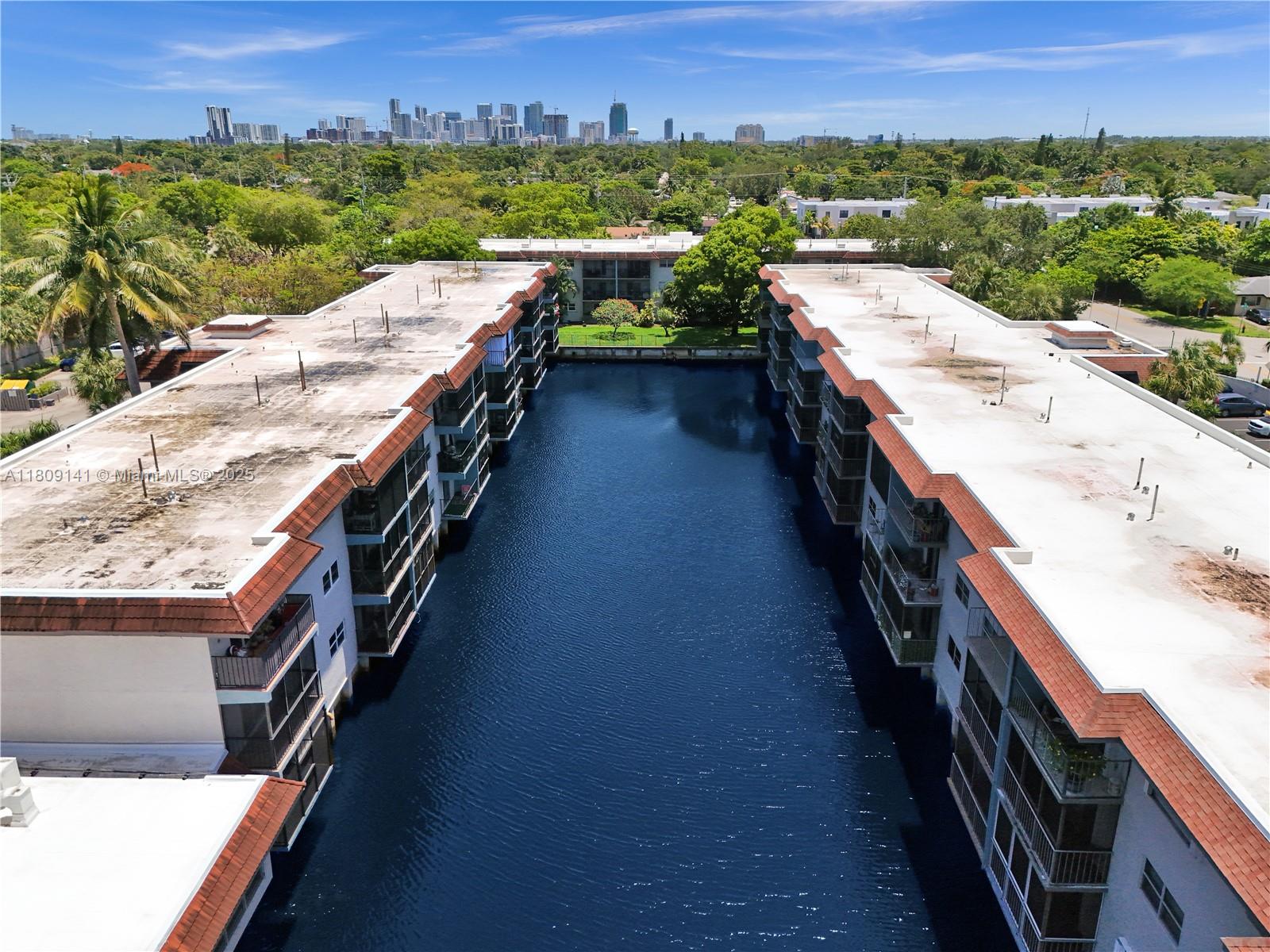 HIDDEN HARBOR CONDOMINIUM - Residential