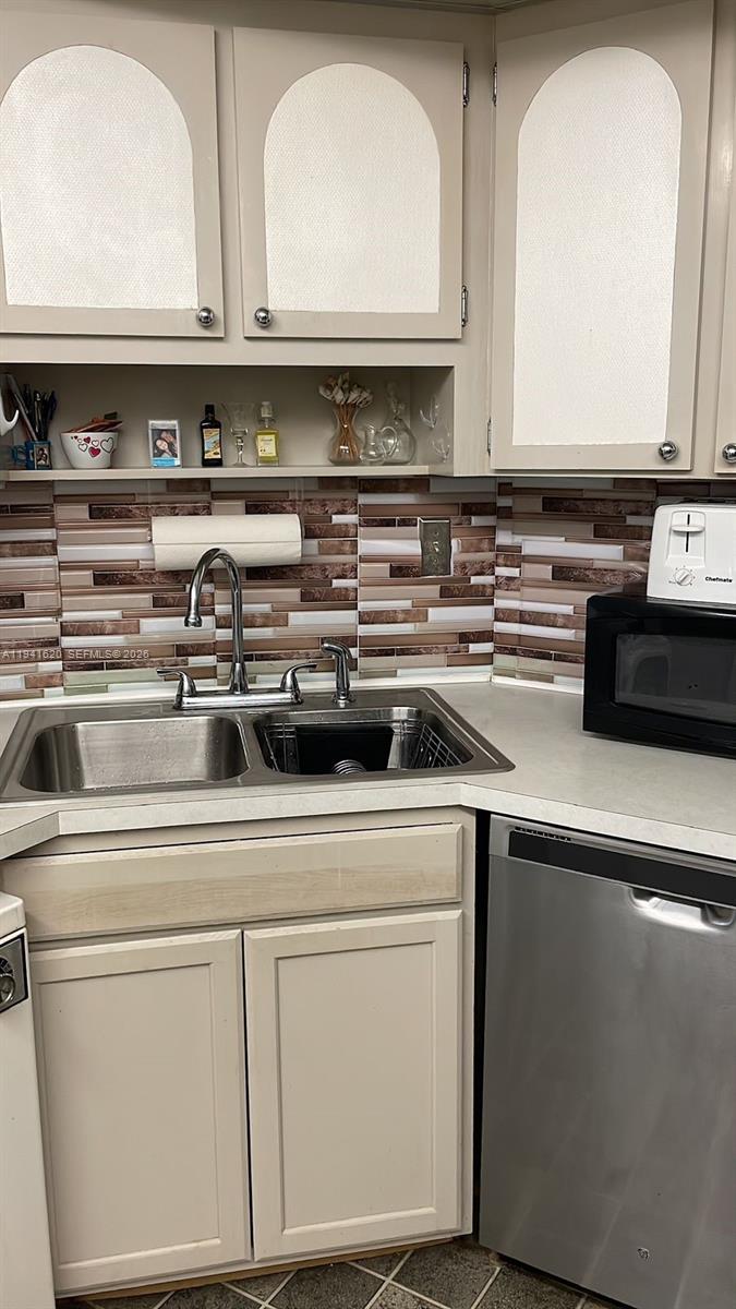 OCEAN CLUB CONDO - Residential Lease