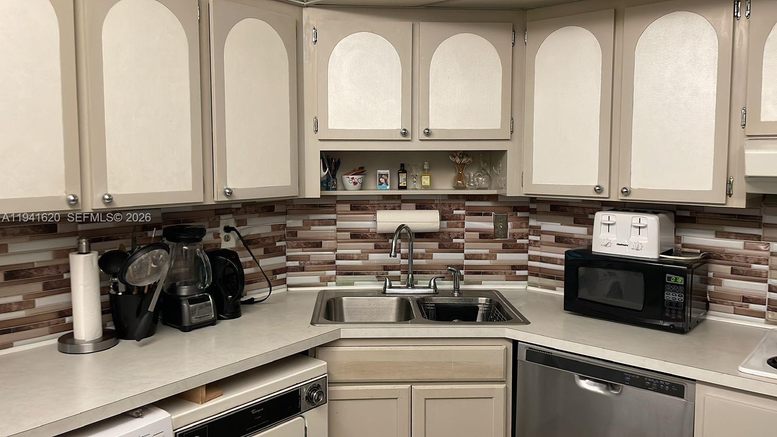 OCEAN CLUB CONDO - Residential Lease