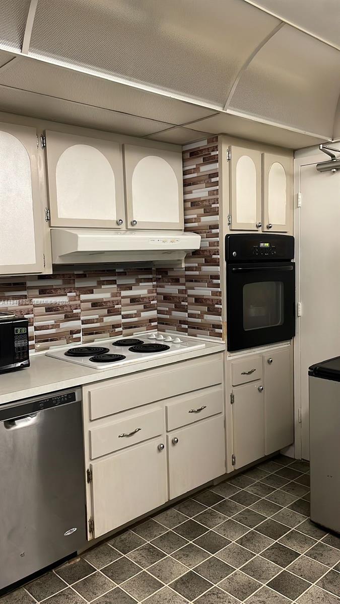 OCEAN CLUB CONDO - Residential Lease