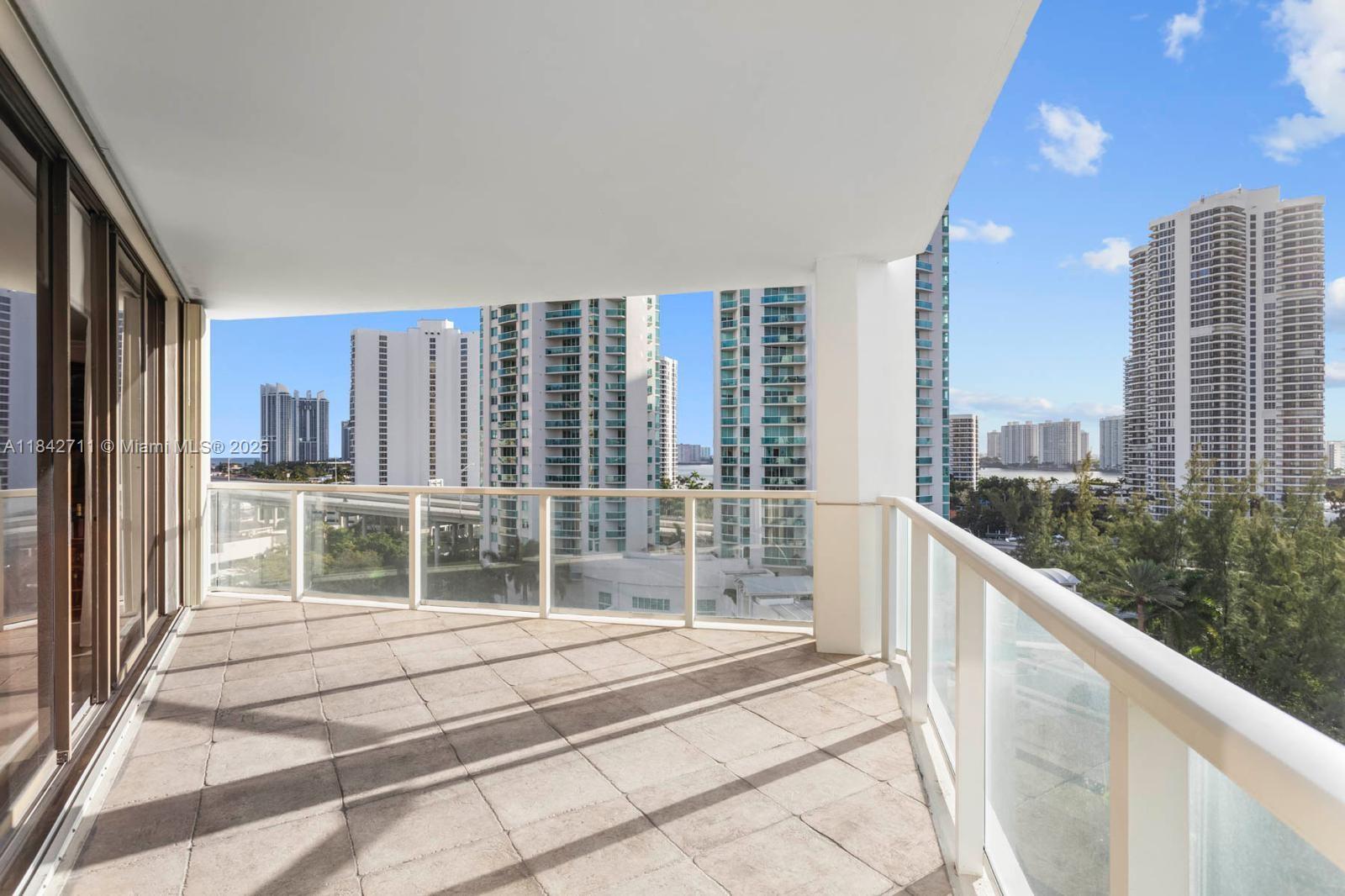 MARINA TOWER CONDO - Residential