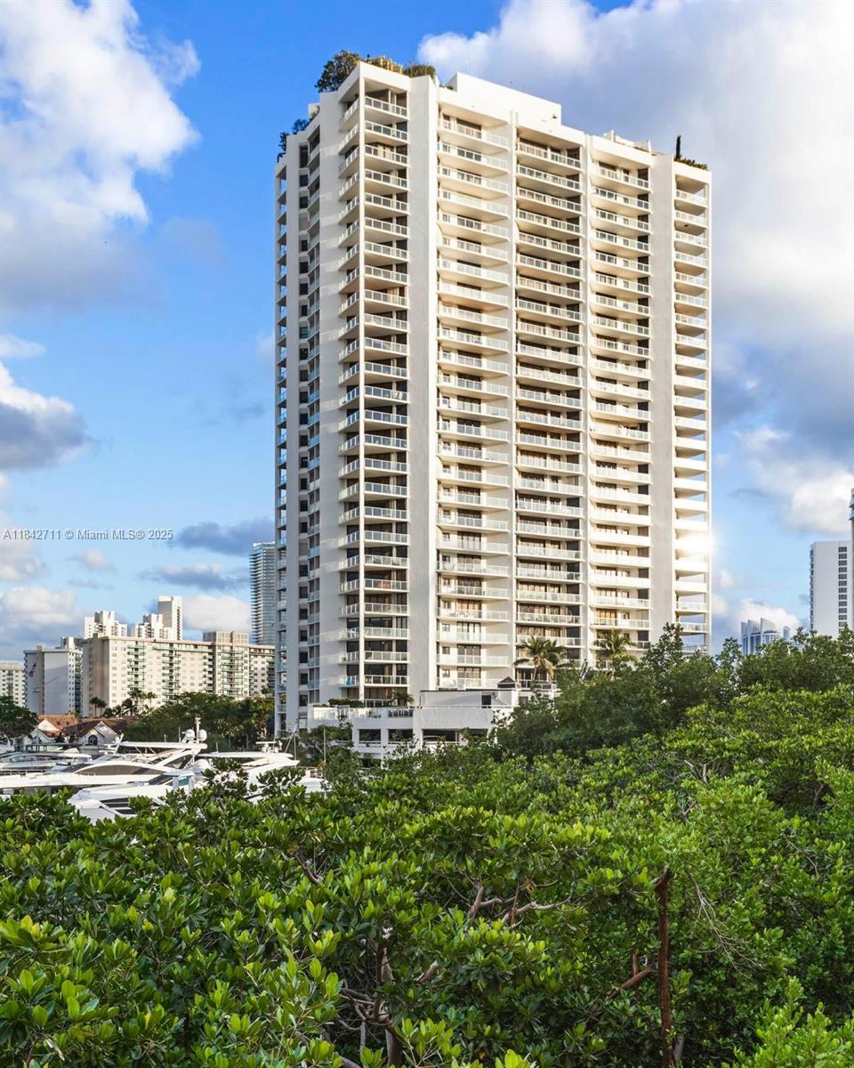 MARINA TOWER CONDO - Residential