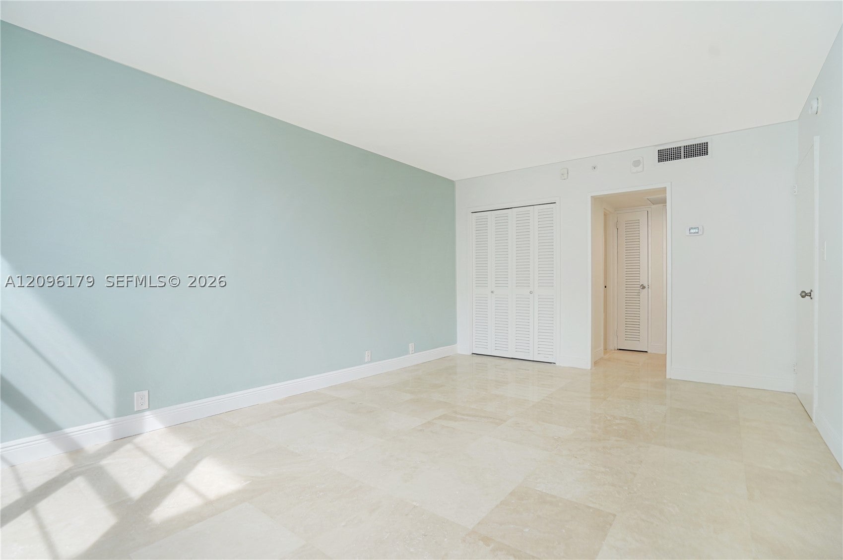 5101 Collins Ave 14C
