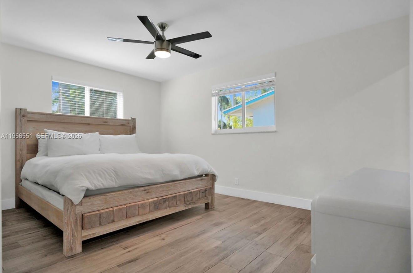 HOLLYWOOD LAKES SECTION - Residential