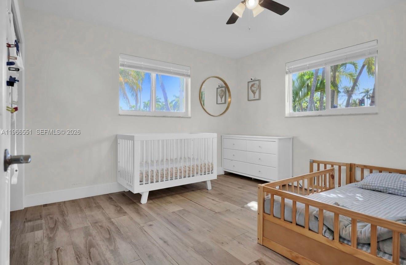 HOLLYWOOD LAKES SECTION - Residential