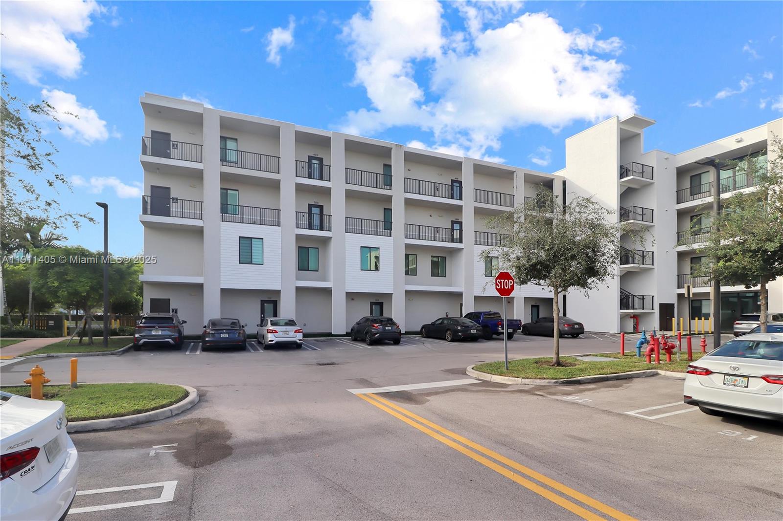 DOWNTOWN DORAL SOUTH PHAS - Residential