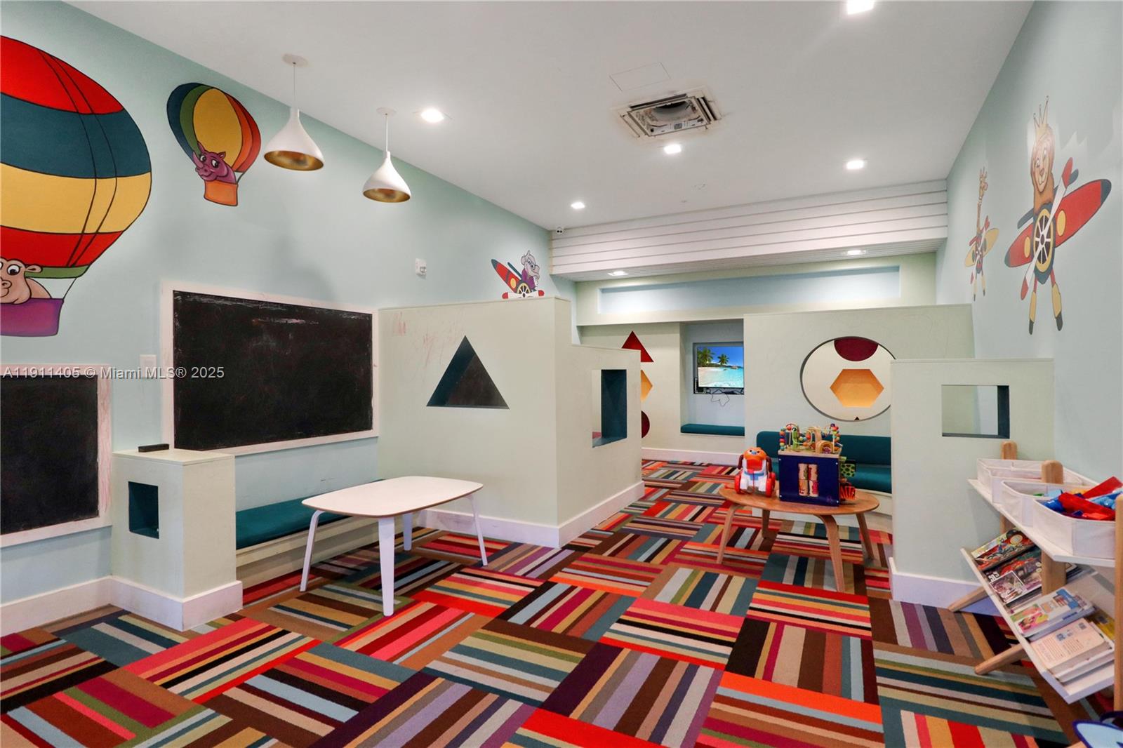 DOWNTOWN DORAL SOUTH PHAS - Residential