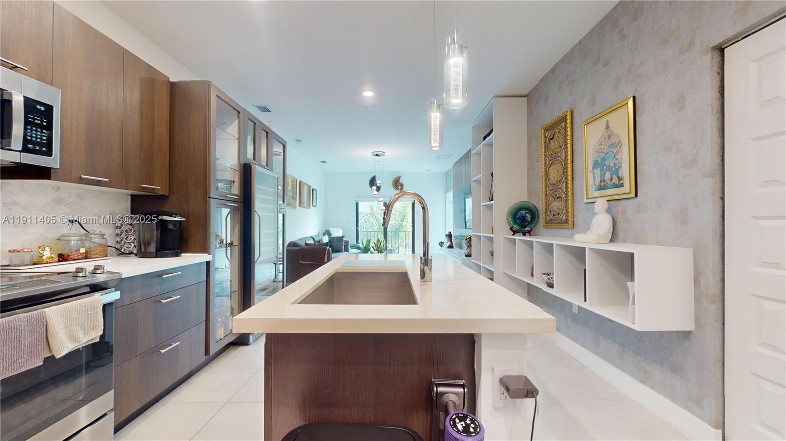 DOWNTOWN DORAL SOUTH PHAS - Residential