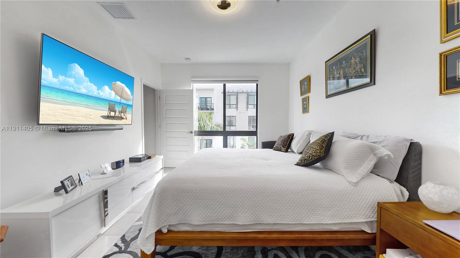 DOWNTOWN DORAL SOUTH PHAS - Residential