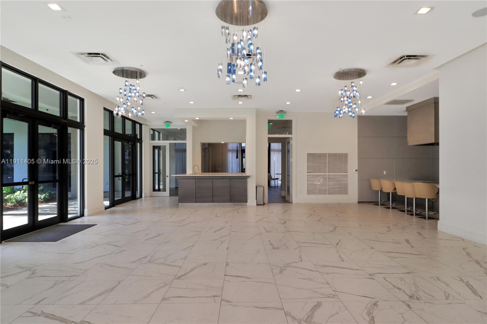 DOWNTOWN DORAL SOUTH PHAS - Residential