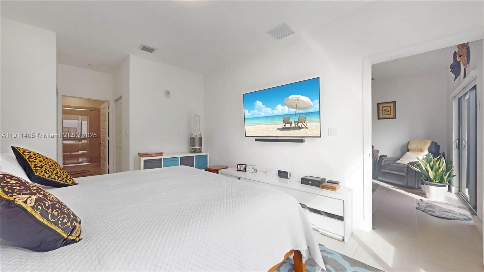 DOWNTOWN DORAL SOUTH PHAS - Residential