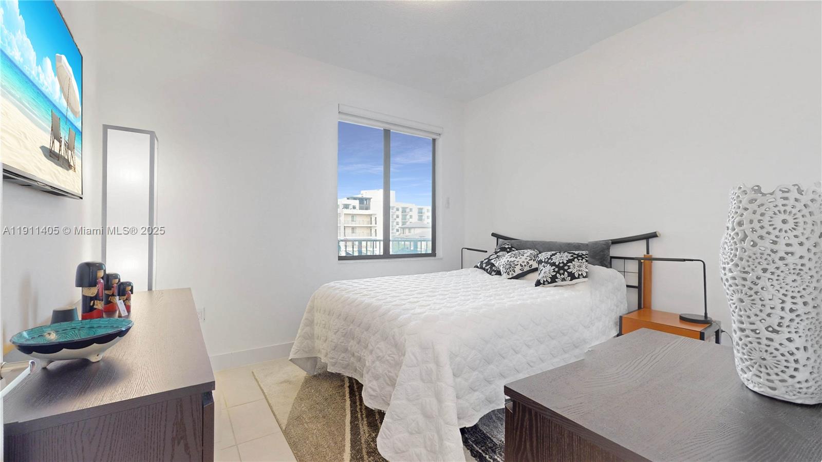 DOWNTOWN DORAL SOUTH PHAS - Residential