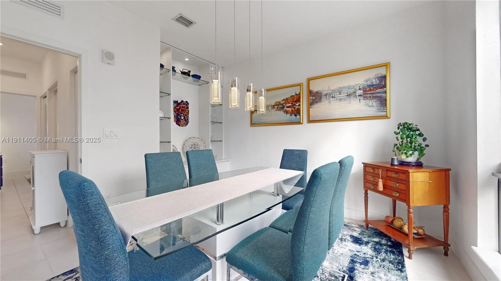 DOWNTOWN DORAL SOUTH PHAS - Residential