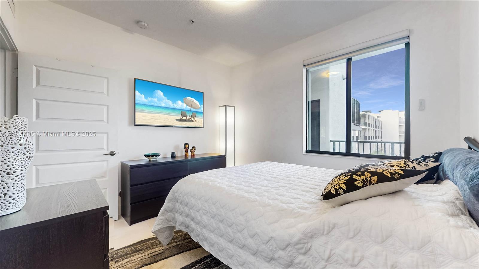 DOWNTOWN DORAL SOUTH PHAS - Residential