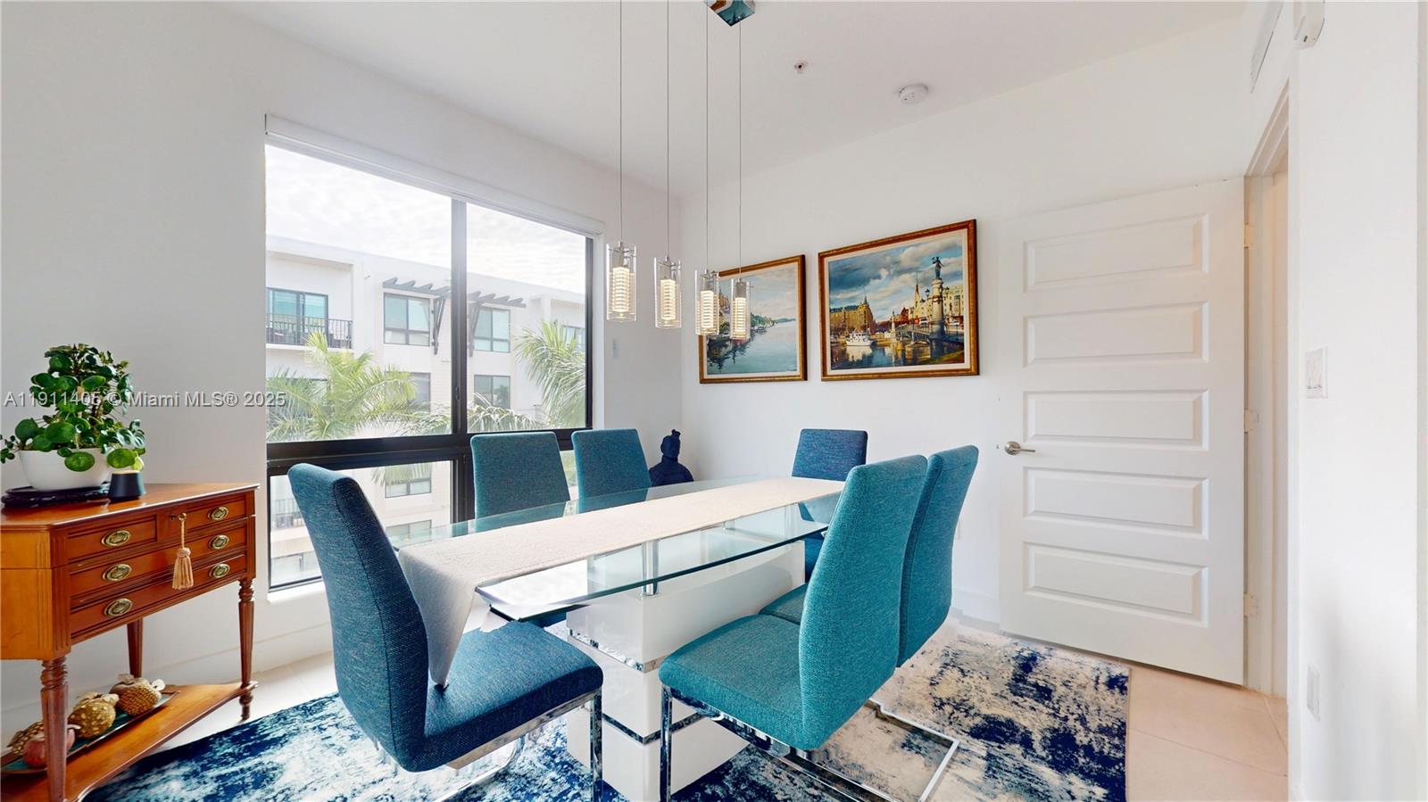 DOWNTOWN DORAL SOUTH PHAS - Residential