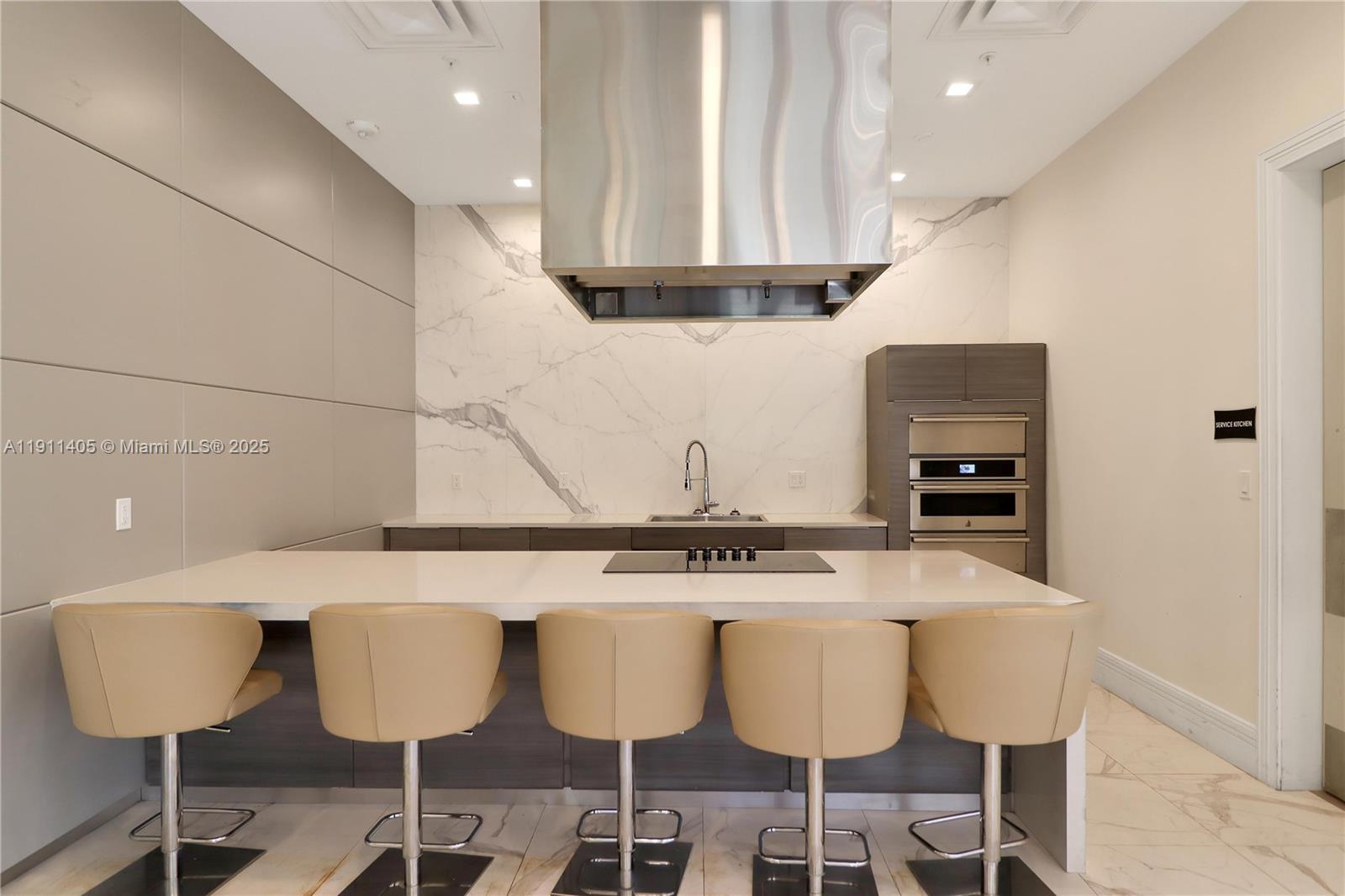 DOWNTOWN DORAL SOUTH PHAS - Residential