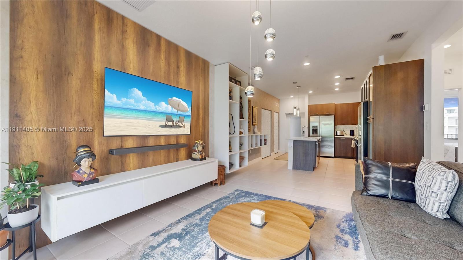 DOWNTOWN DORAL SOUTH PHAS - Residential