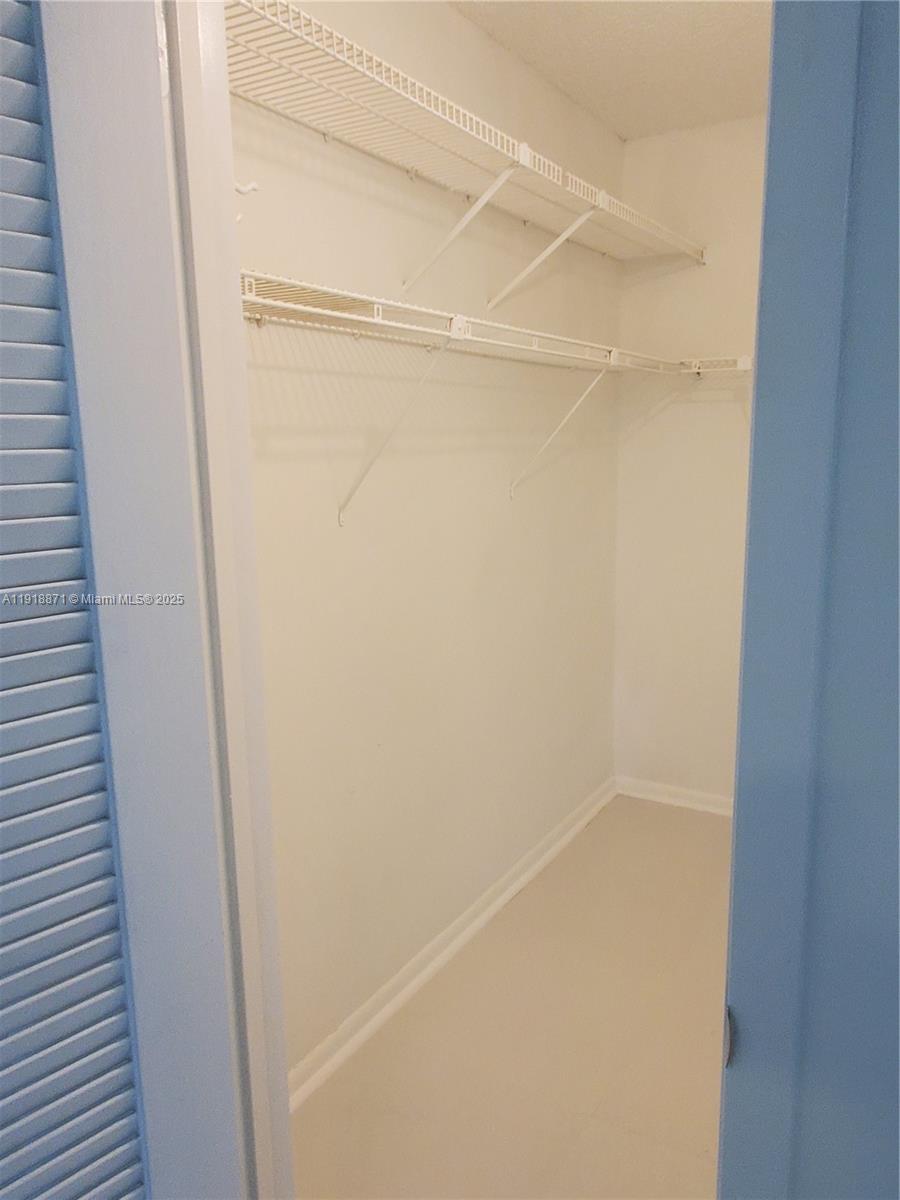 View photos, virtual tours, details... 1076 Cornwall D 1076