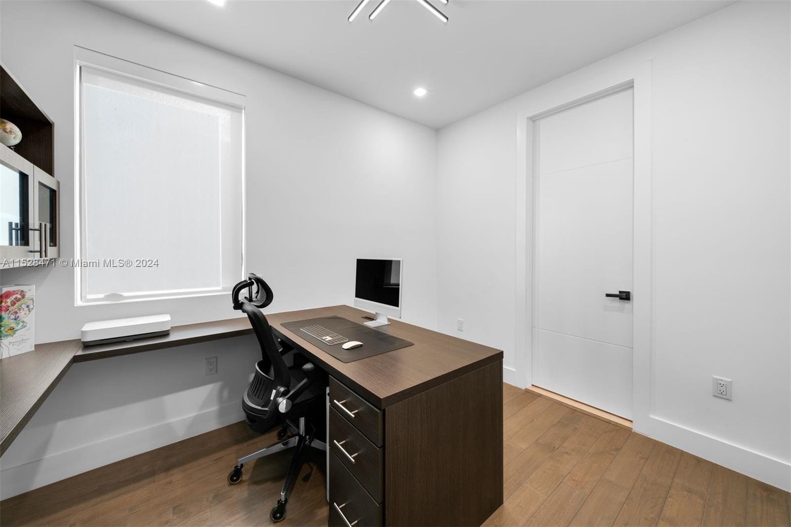 WESTON ESTATES - Residential