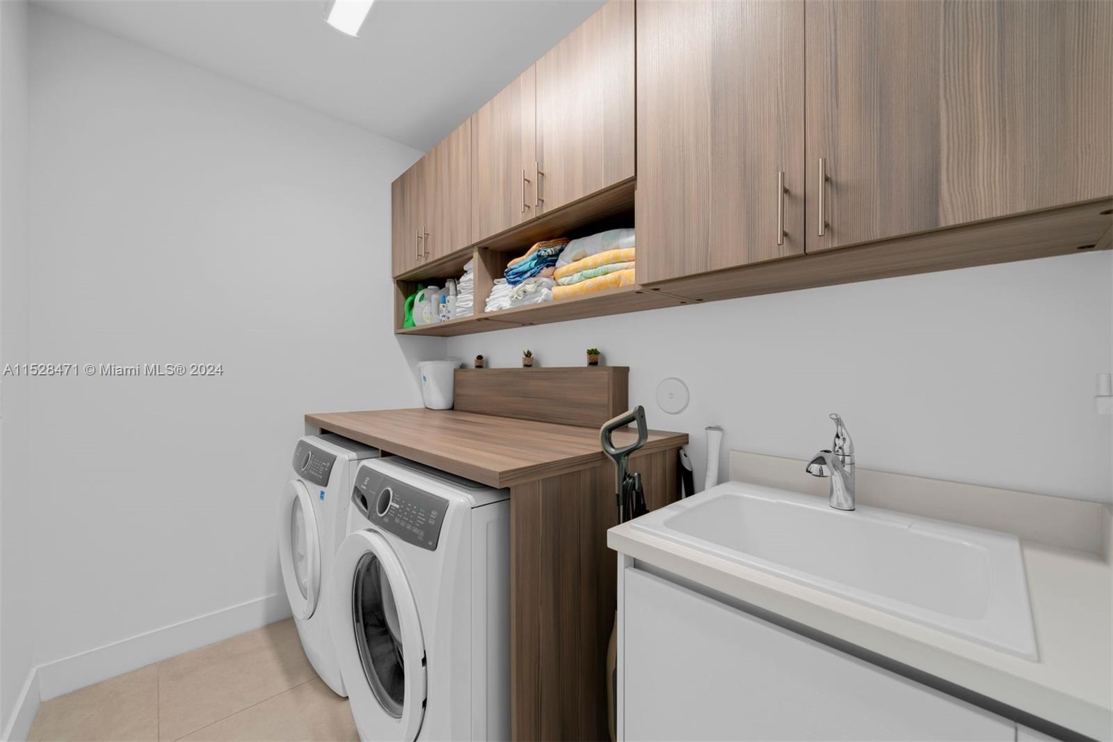 WESTON ESTATES - Residential