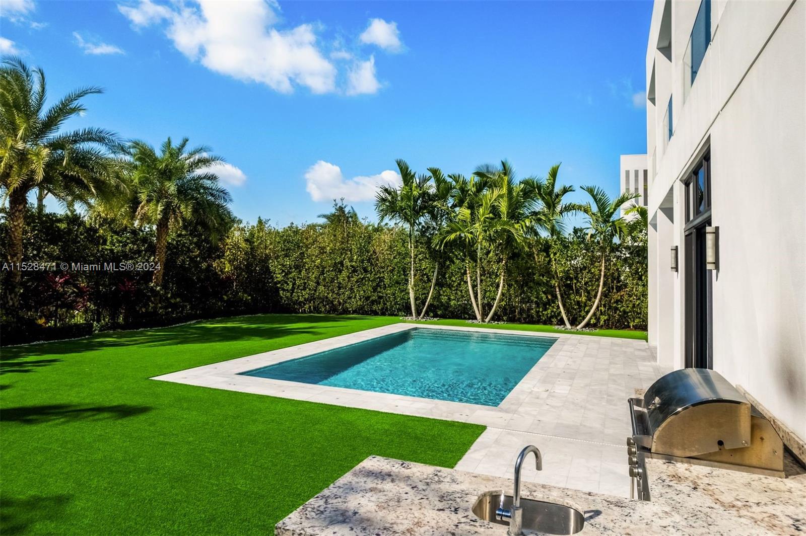 WESTON ESTATES - Residential