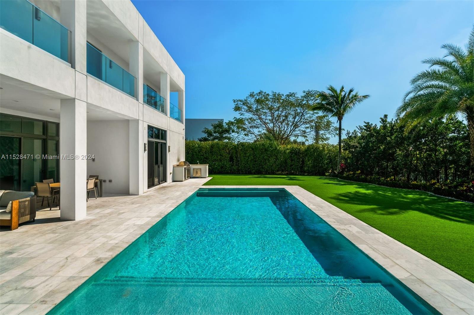 WESTON ESTATES - Residential