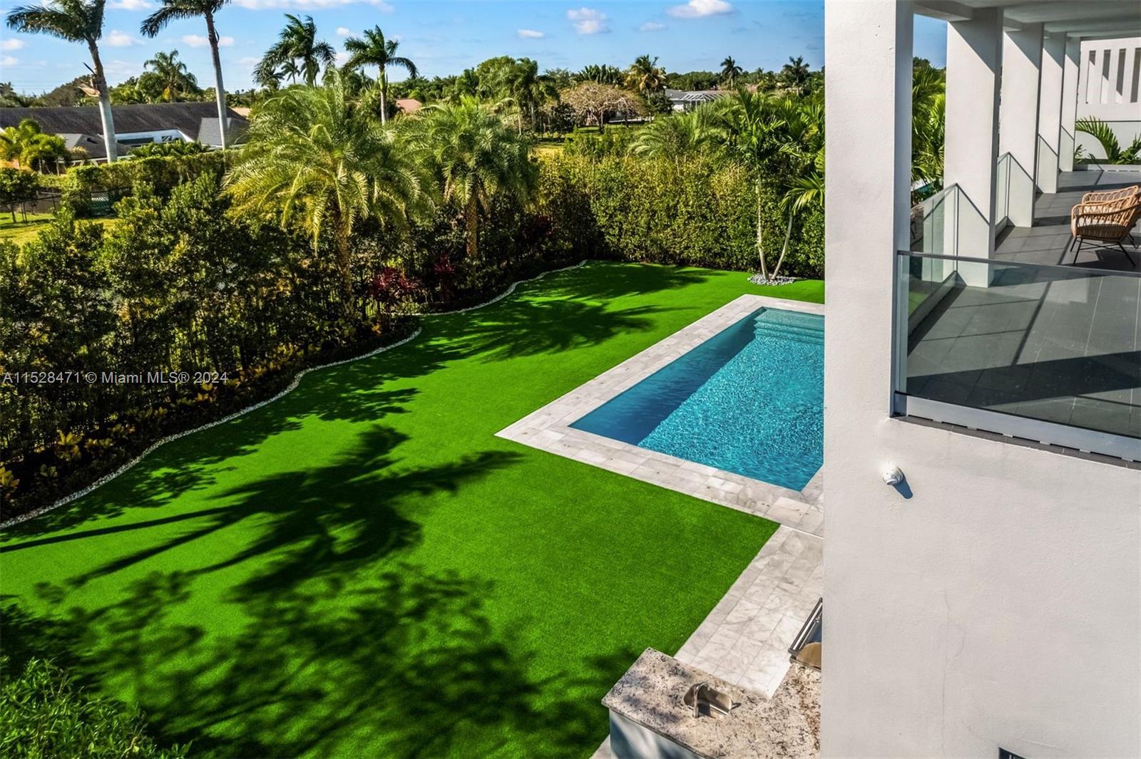 WESTON ESTATES - Residential